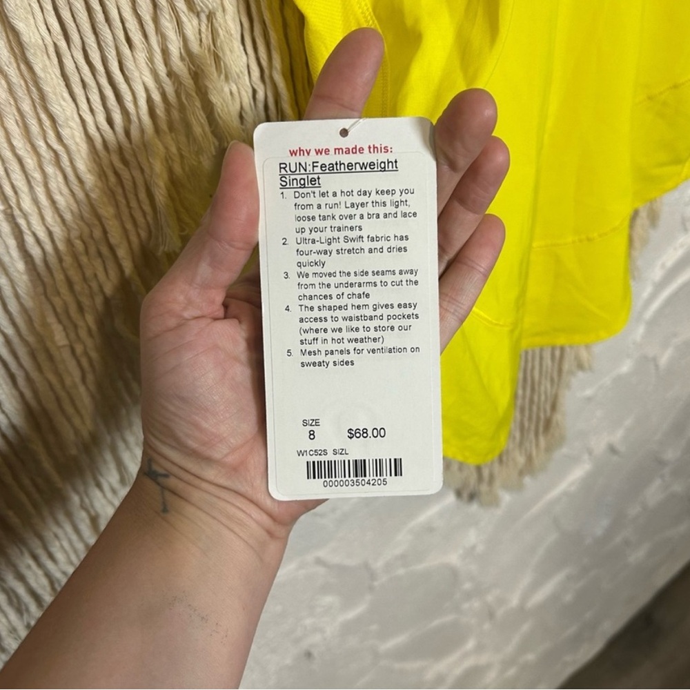 NEW WITH TAGS Lululemon Run: Featherweight Singlet Women’s size 8 - Picture 9 of 11